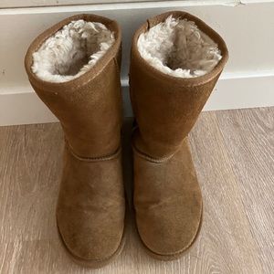 Minnetonka boots
